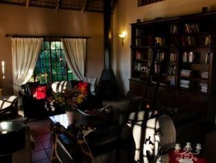 Safari Club Sa Hotel Kempton Park Exterior photo